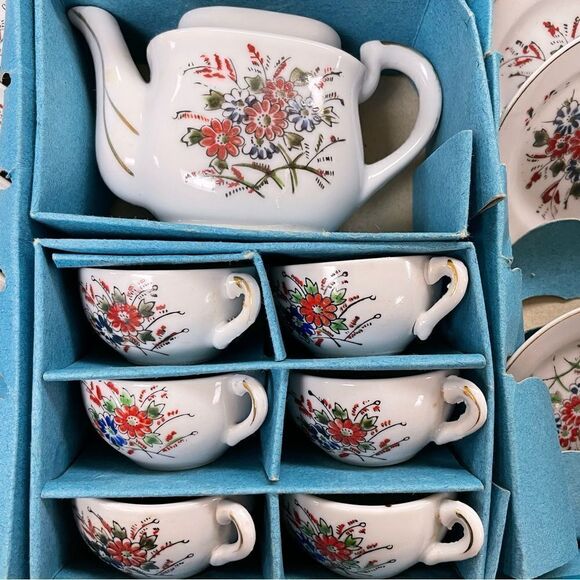 Vintage Jaymar Floral Porcelain Tea Set - Picture 6 of 16